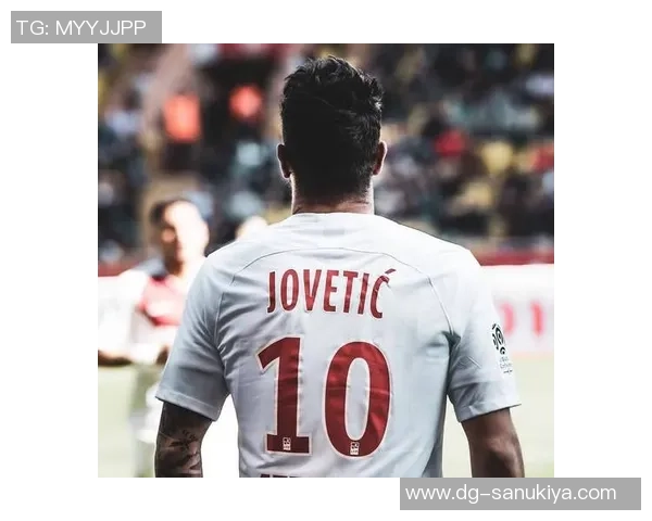 东欧足球明星的辉煌与陨落背后的故事与启示