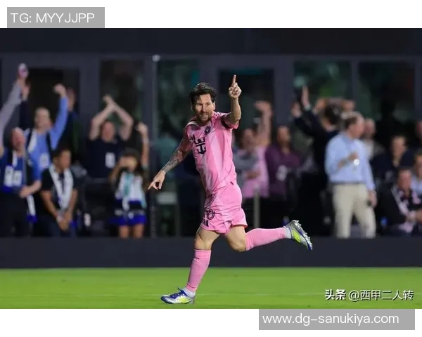 足球明星原声边后卫的传奇故事与场上风采解析 足球明星原声边后卫的传奇故事与场上风采解析