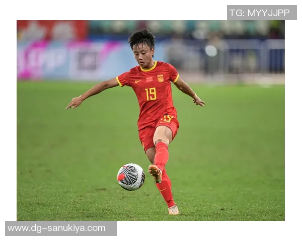 女足5号球衣背后的足球明星与她们的传奇故事 女足5号球衣背后的足球明星与她们的传奇故事