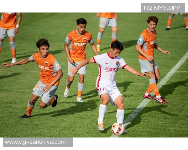 成都足球队反击战术解析与战绩回顾探讨 成都足球队反击战术解析与战绩回顾探讨