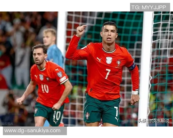 17岁帅气足球明星崭露头角引发全球关注与热议 17岁帅气足球明星崭露头角引发全球关注与热议